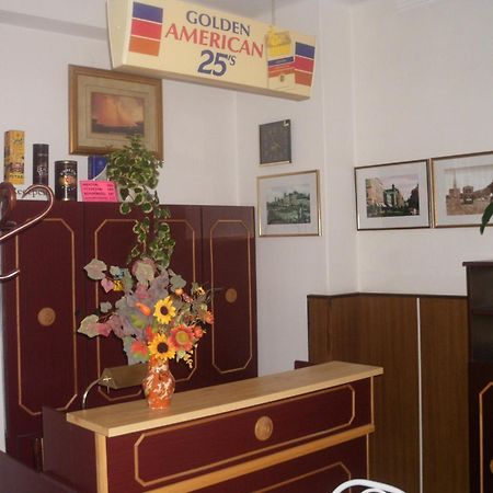 Stop Panzio Debrecen Extérieur photo